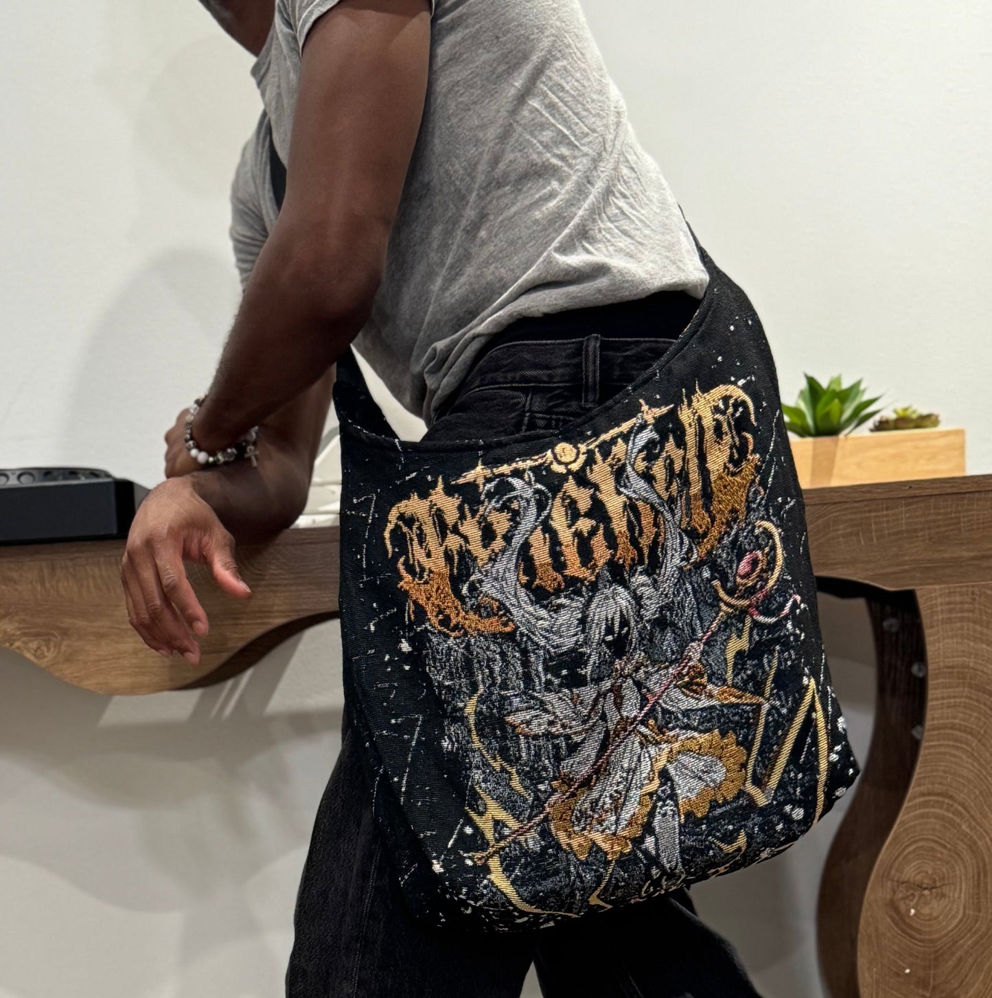 Frieren Tapestry Tote Bag